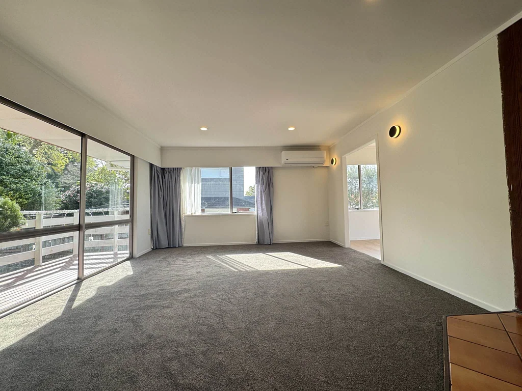 Renovated Three Bedroom Home With A Study Near...