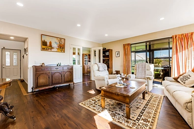 Woodridge 5Zimmer Big on Space, Sharp on Price!