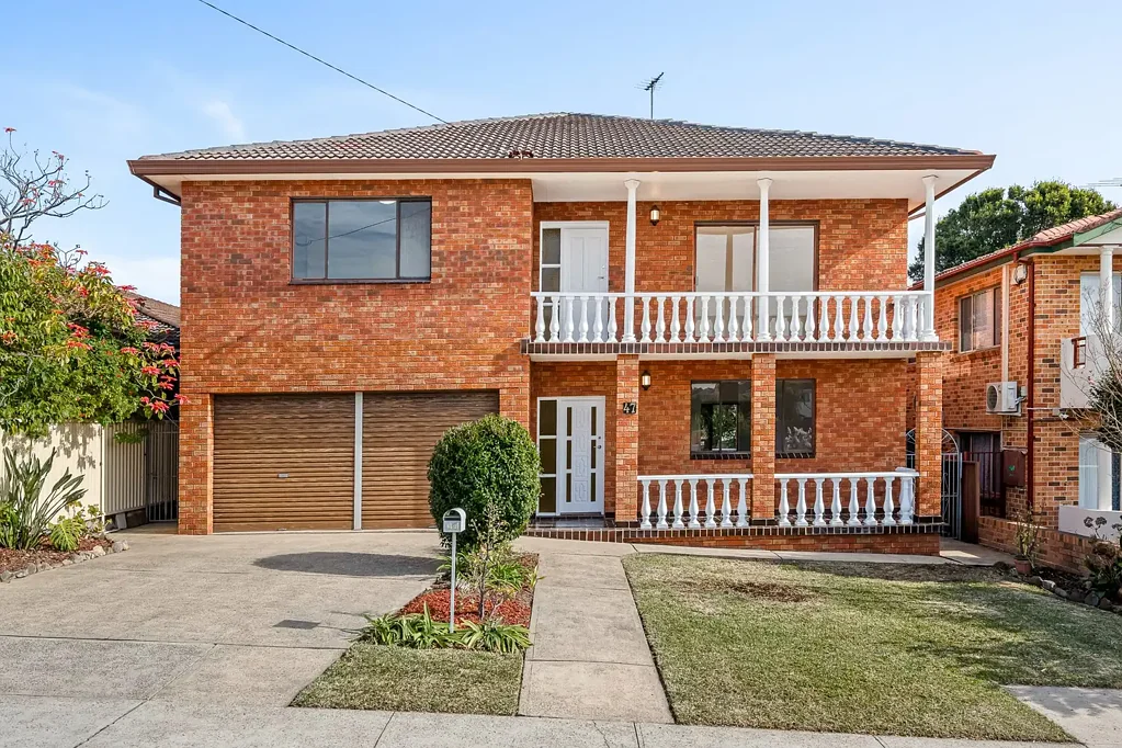 Hurstville 6 Bedroom FULL BRICK FAMILY HOME