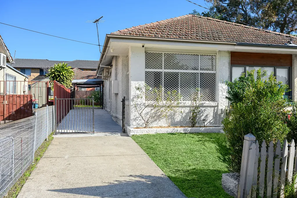 Belmore 2ਬੈੱਡਰੂਮ Freshly Renovated Gem in a Prime Belmore Location