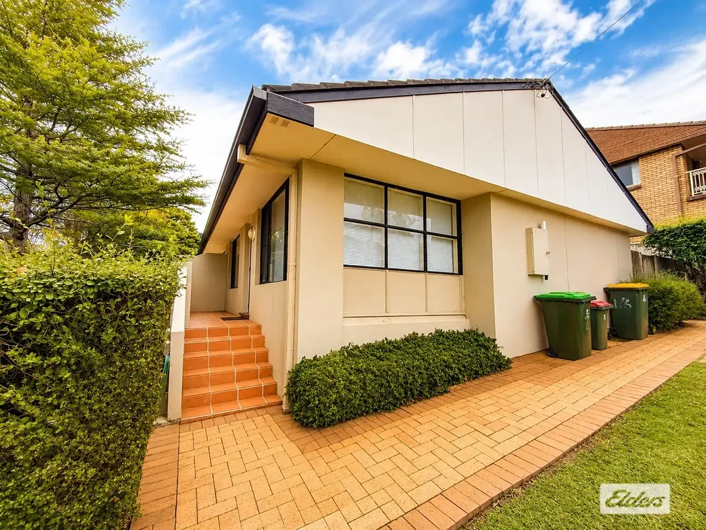 Furnished 2 Bedroom Apartment – University at Your Doorstep