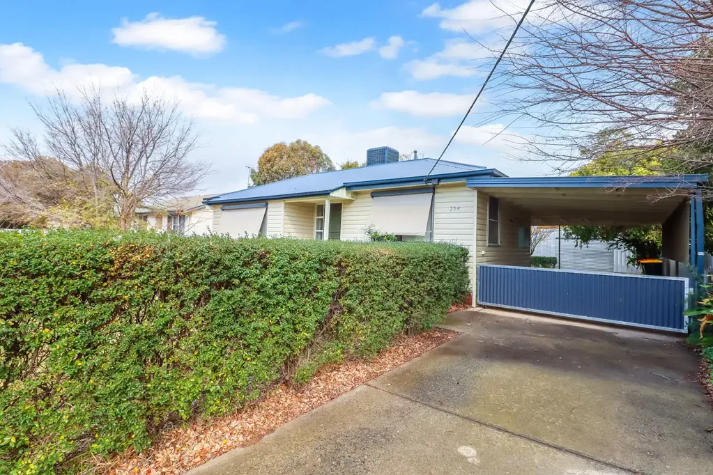 254 Henry Street, Deniliquin, NSW 2710