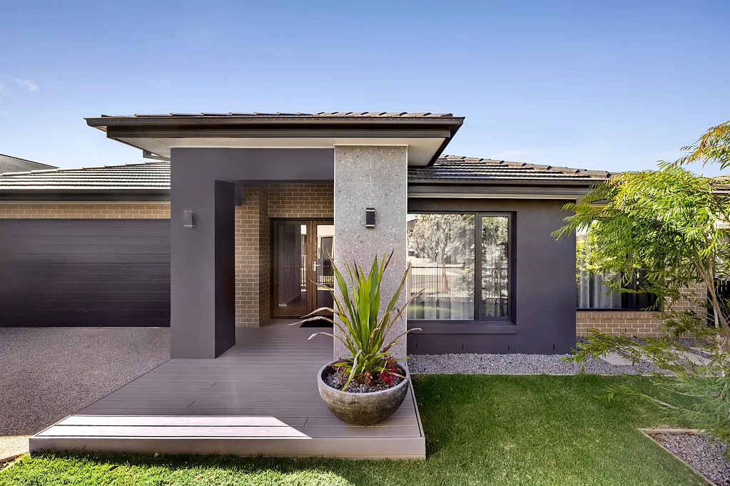 Sunbury 5 Bedroom Modern Luxury & Family Comfort in the Heart of Redstone Estate