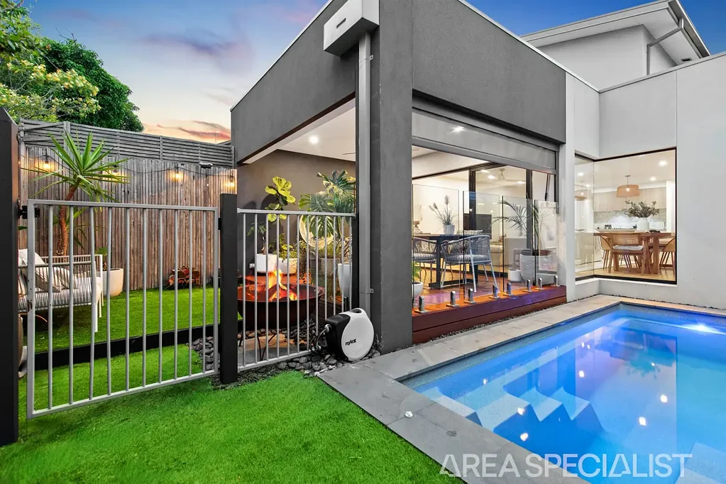 Mornington 4Moenga The Brief: Luxury Seaside Living