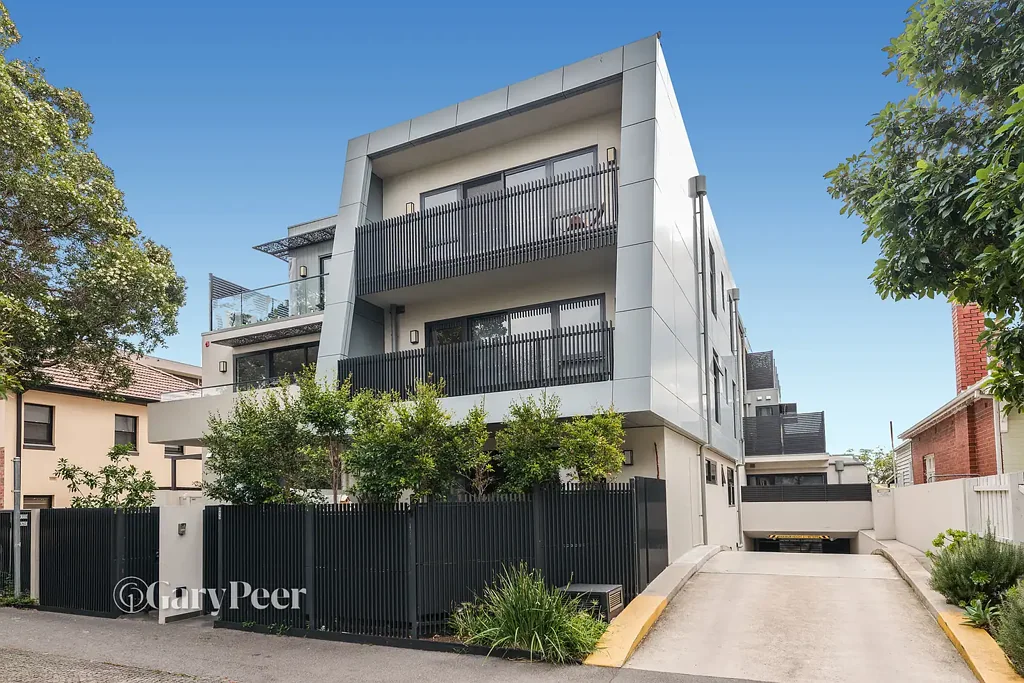 Balaclava 1房  Stylish, north facing & superbly positioned
