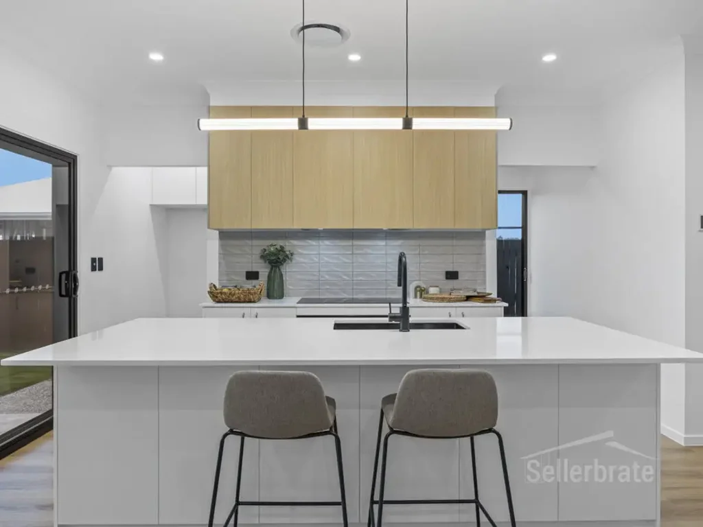 Bellbird Park 4房 庄园静谧社区 知名学校步行 4卧3卫设计 生活区域多元 高品质建材 便捷交通购物 Brand New Home