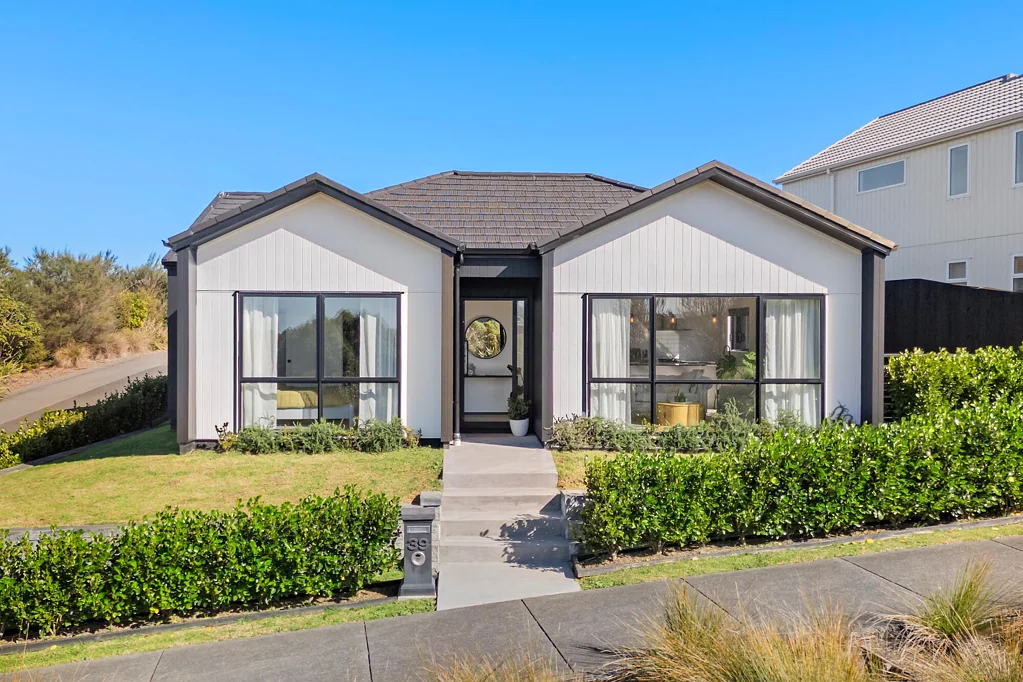 Karaka 3房  Vendors moving overseas! Must be SOLD!