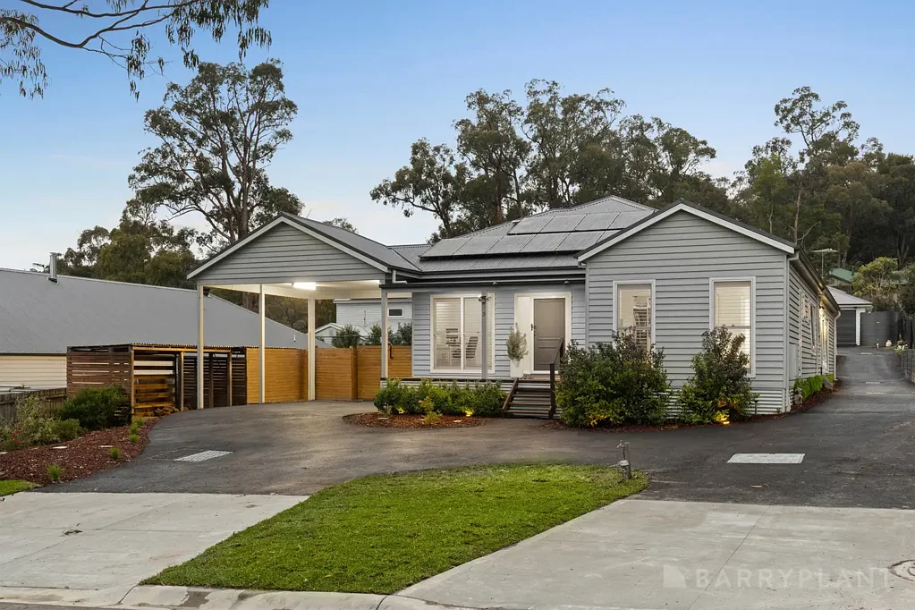 1/3 Carawa Street, Cockatoo, VIC 3781