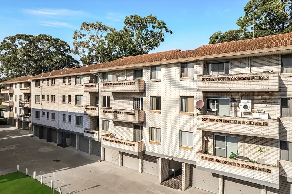 Penrith 2 Bedroom RETURNING $900 PER WEEK! | 3 Separate Tenants