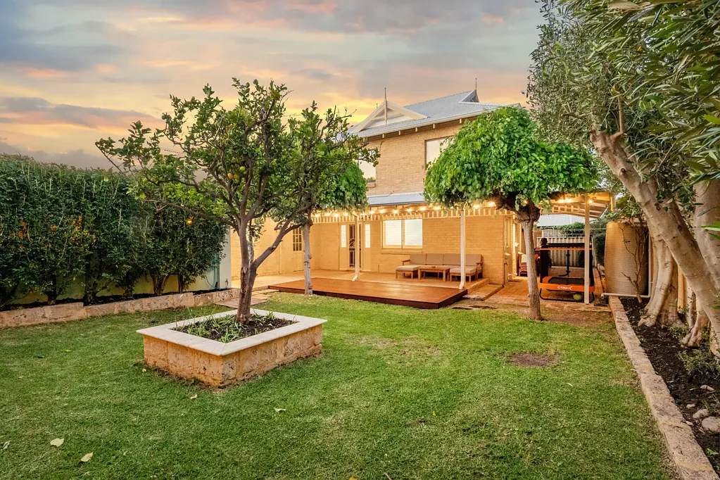 23B Margaret Street, Watermans Bay, WA 6020