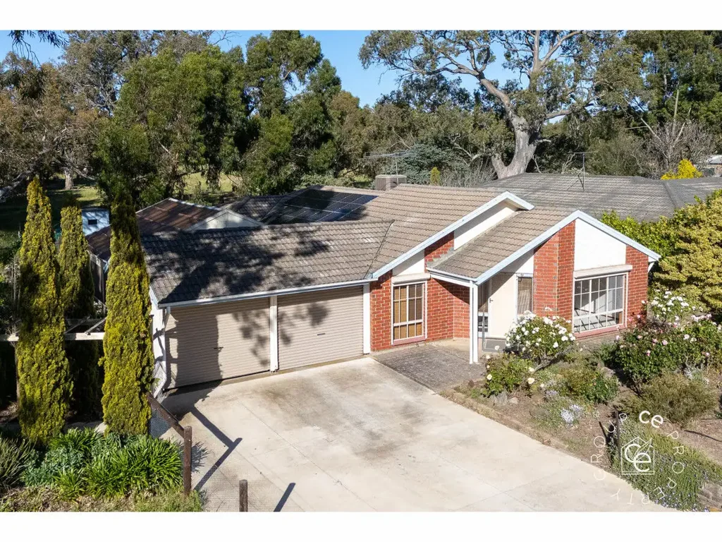 Mount Pleasant 4Habitaciones Family home with ample undercover entertaining areas, on over half an acre