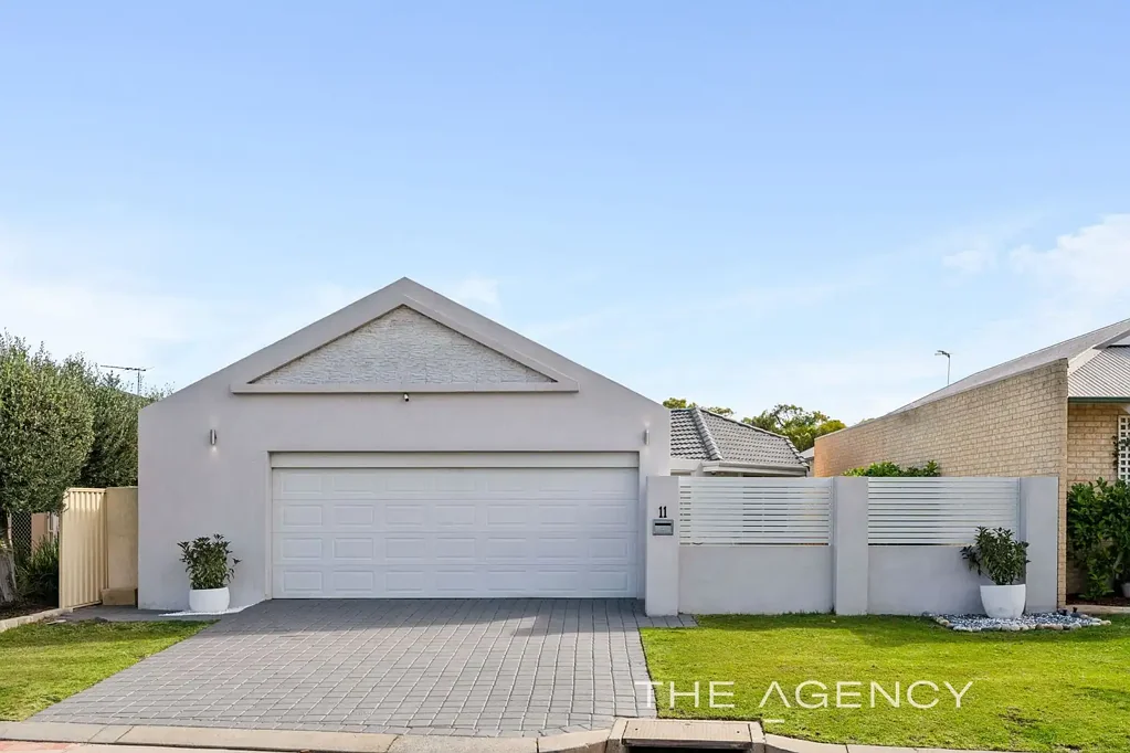 Hillarys 4 Bedroom Coastal Seclusion