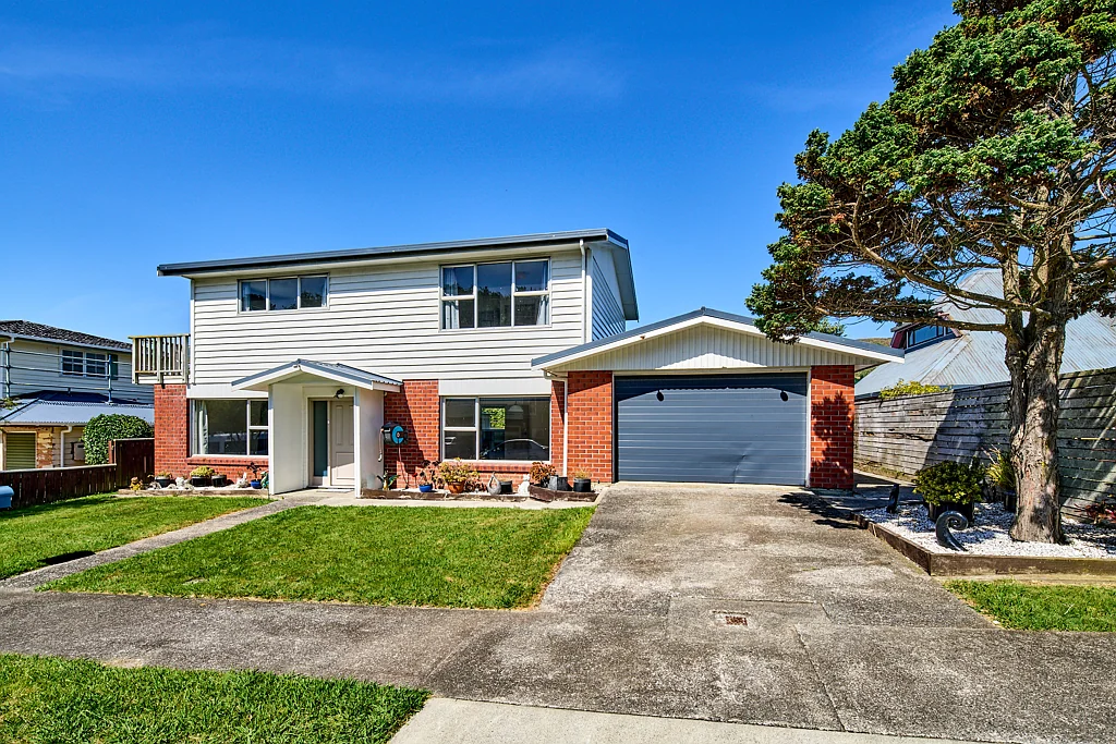 17 Rembrandt Avenue, Tawa, Wellington City, Wellington