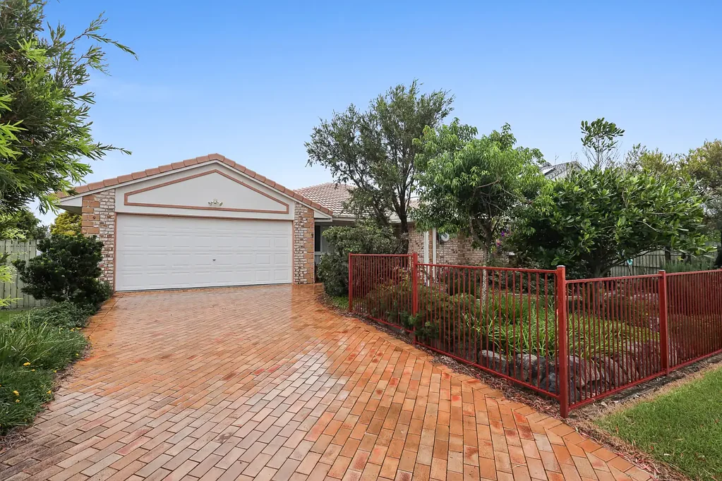 9 Intrepid Court, Newport, QLD 4020