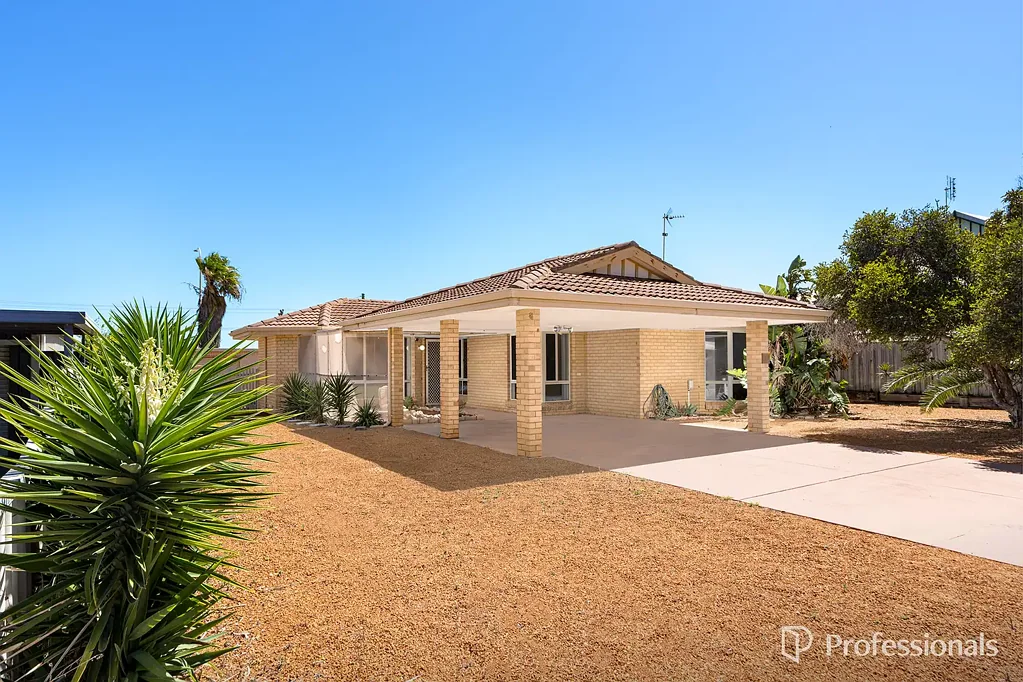 32 Seaview Boulevard, Wandina, WA 6530