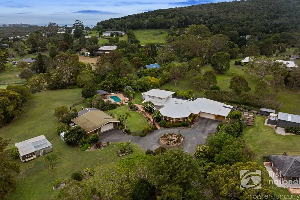 Forster 5房  Grand Acreage Living with Space, Flexibility & Resort-Style Entertaining