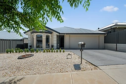 10 Clark Avenue, Onkaparinga Hills