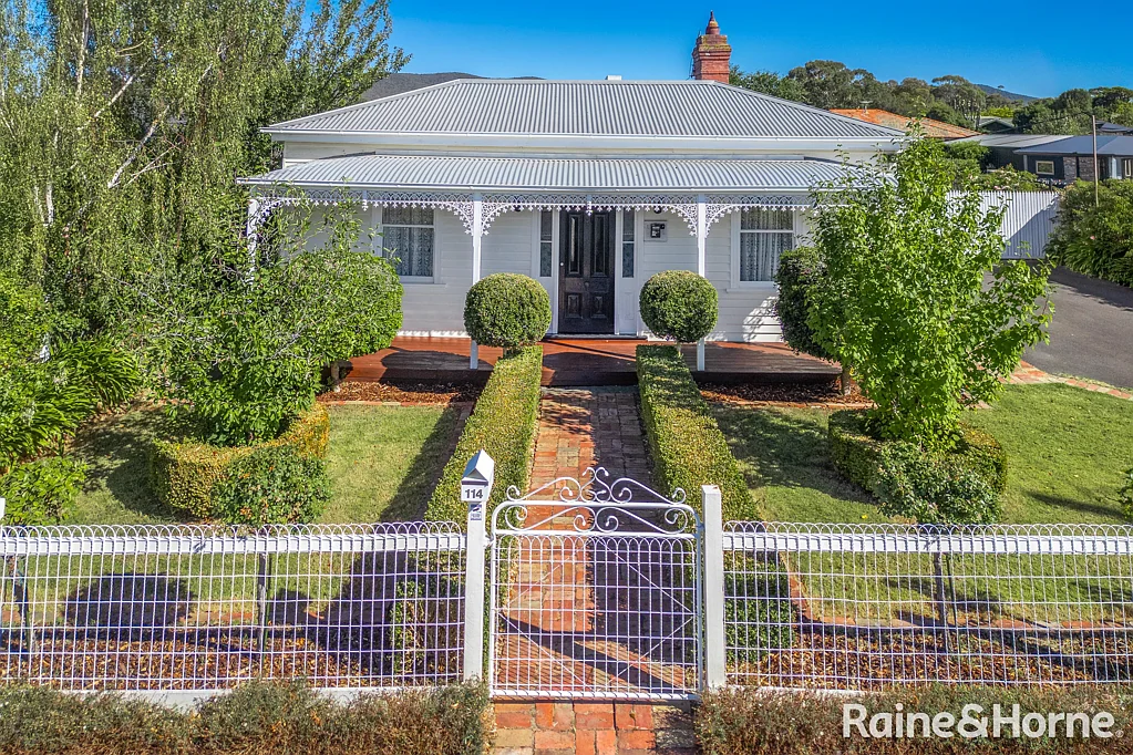 114 Main Road, Riddells Creek, VIC 3431