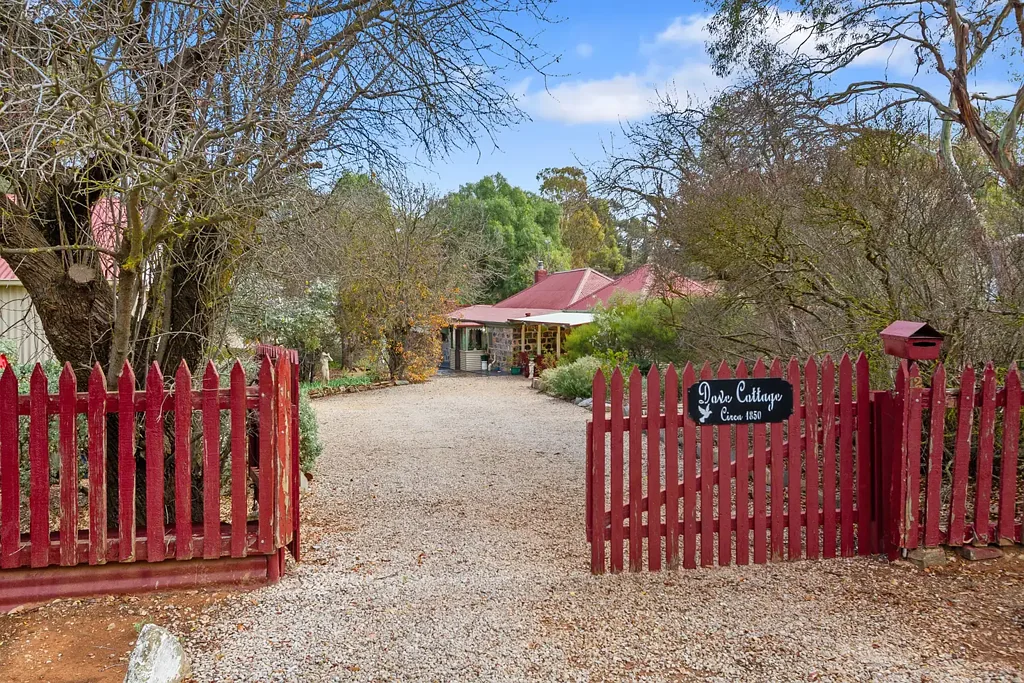 Burra 2 Bedroom One of Burra's Hidden Treasures – Dove Cottage