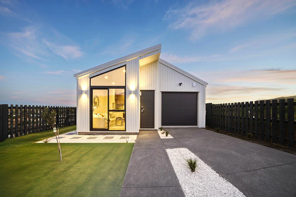 Orewa 3બેડરૂમ Sunny Corner Site. Elevated Views.