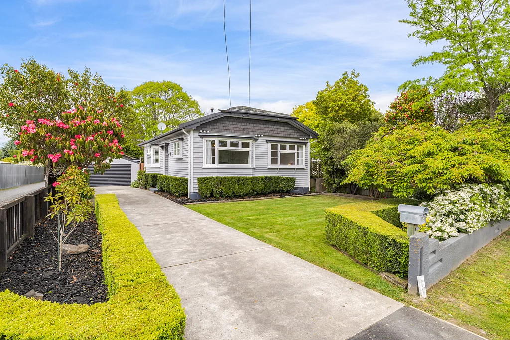 15 Aorangi Road, Bryndwr, Christchurch, Canterbury