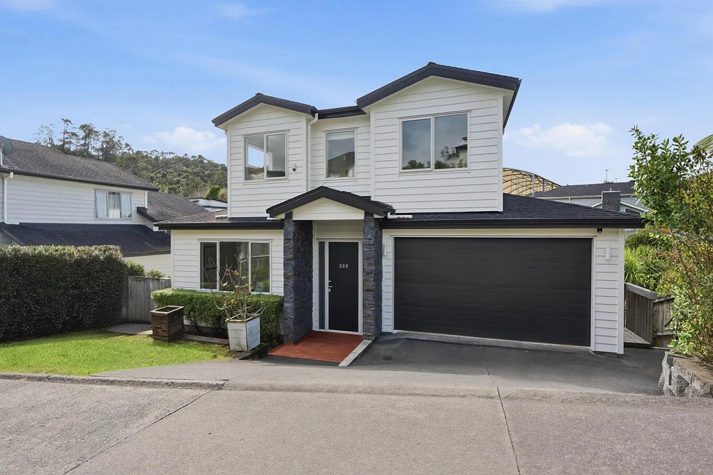 Greenhithe 6房  Spacious Family Living with Income Potential