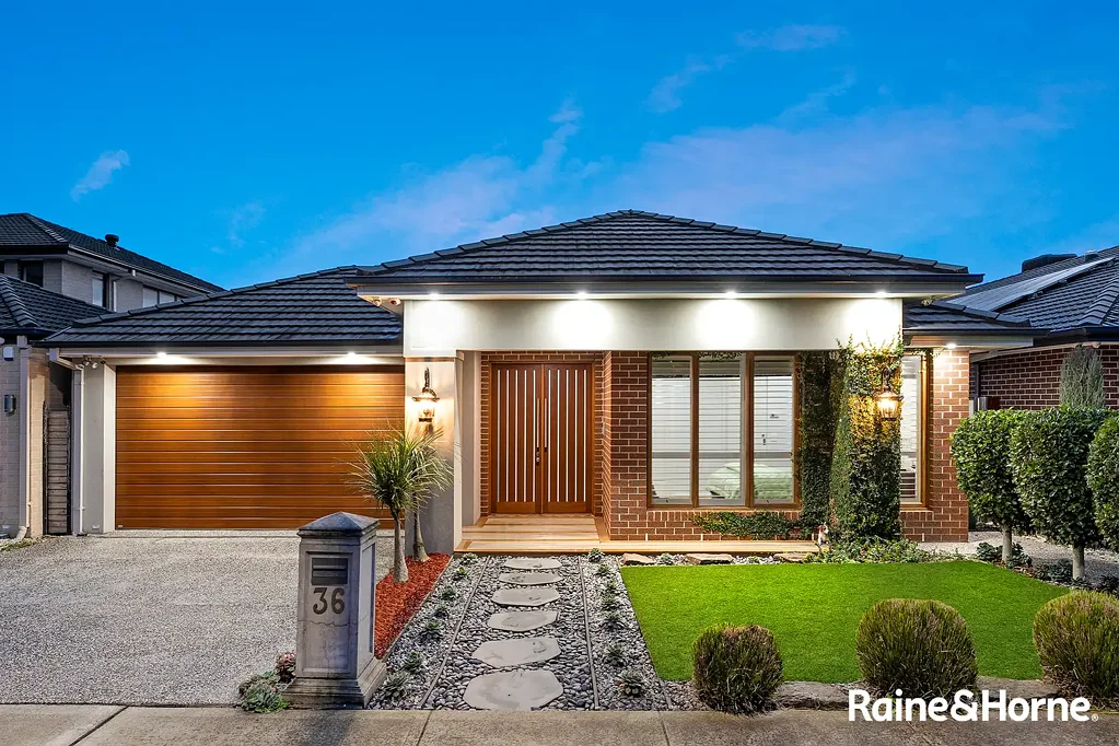 36 Pamplona Way, Clyde North, VIC 3978