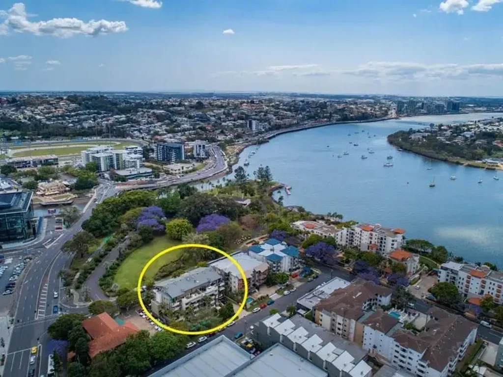 2-bed 2-bath 1-car by Newstead Park * Lock in a 2-year lease!