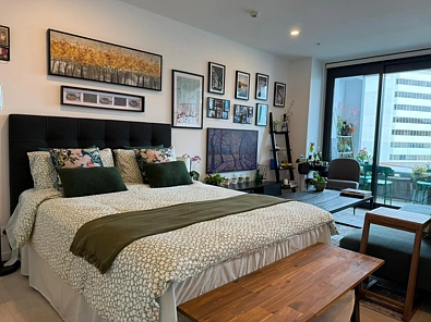 Studio apartment semi furnished central city