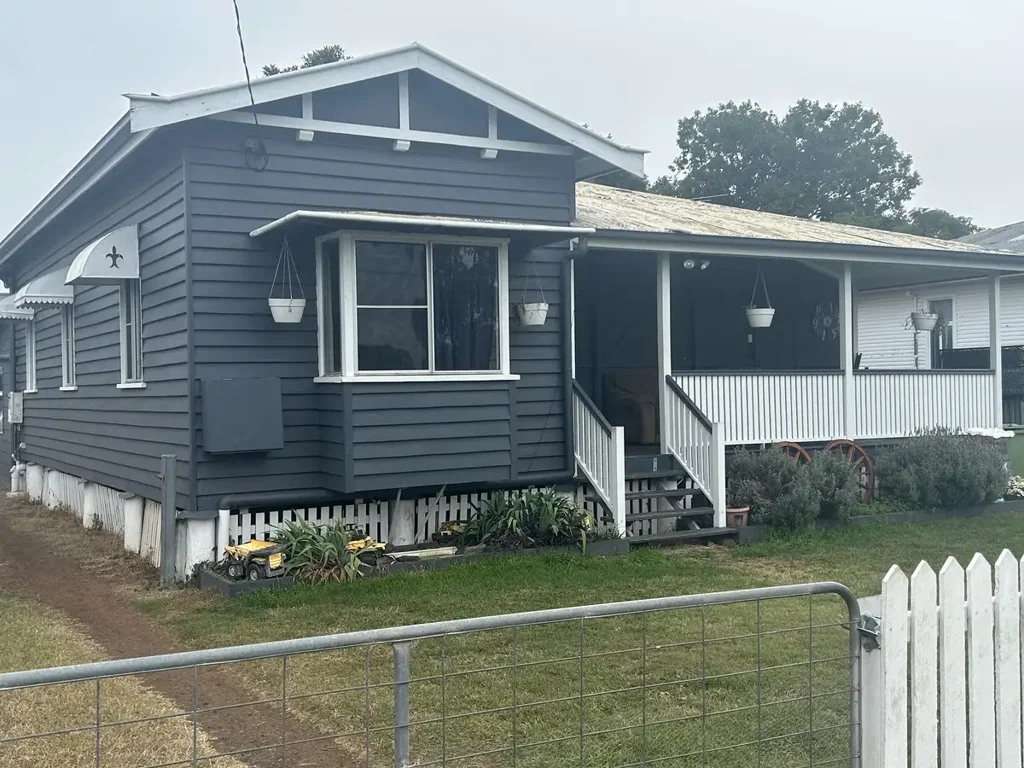 Dalby 4房  Charming Character Home in Central Dalby – Modern Comfort Meets Timeless Appeal!