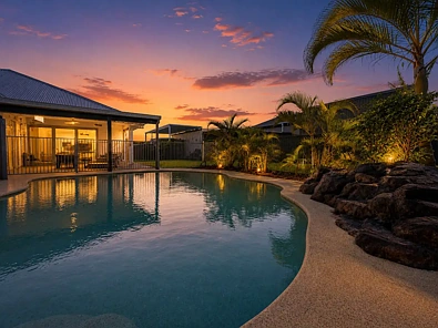 Nikenbah 4房  RESORT-INSPIRED HAMPTONS LIVING WITH POOL, SHED & CARAVAN BAY