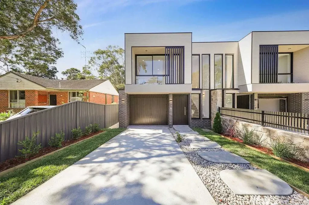 North Ryde 4 Bedroom Stunning Brand New Duplex in a Highly Desirable North Ryde Street