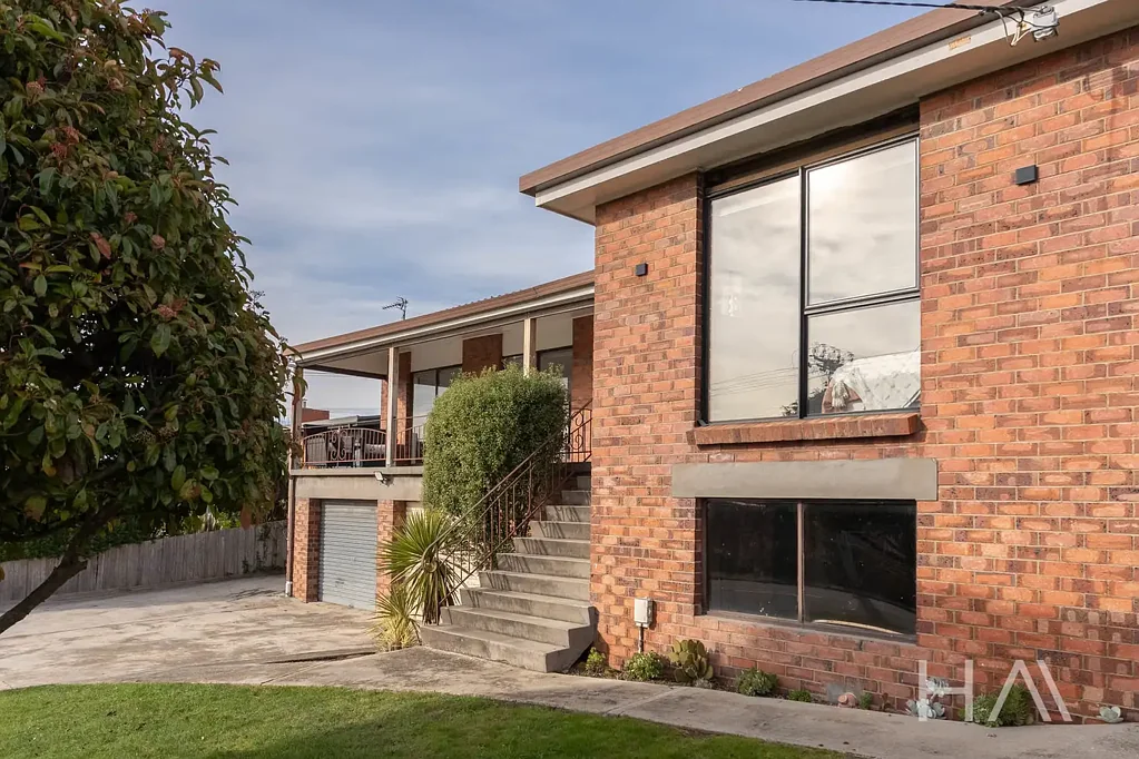 Trevallyn 3ਬੈੱਡਰੂਮ Stylish Renovation, Elevated Position & Sweeping Views