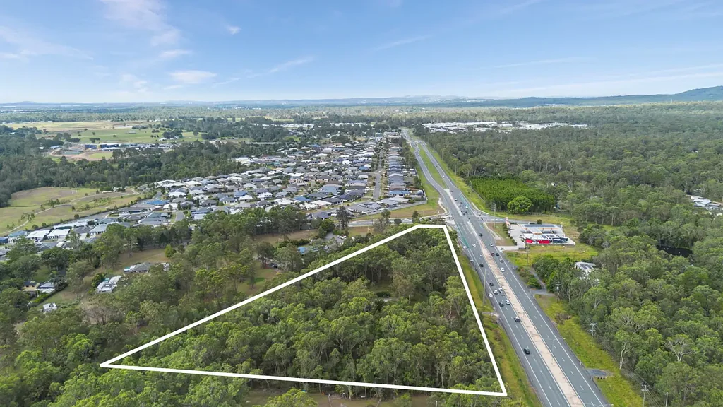 Logan Village 2公顷阔地空间 黄金地块潜力 农村住宅区划 未来机遇无限 FOR SALE