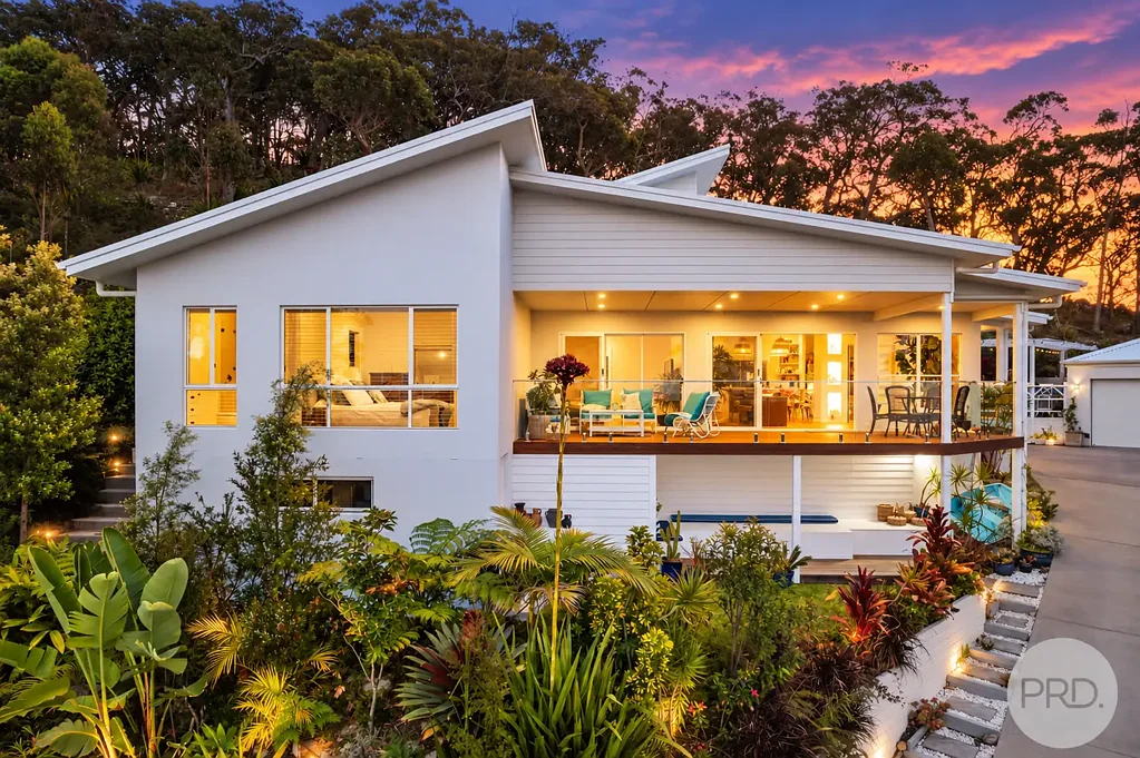 Nelson Bay 4બેડરૂમ Elevated Coastal Masterpiece with Panoramic Water Views