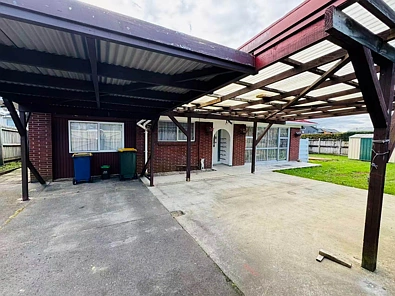 A LOVELY THREE BEDROOM UNIT
