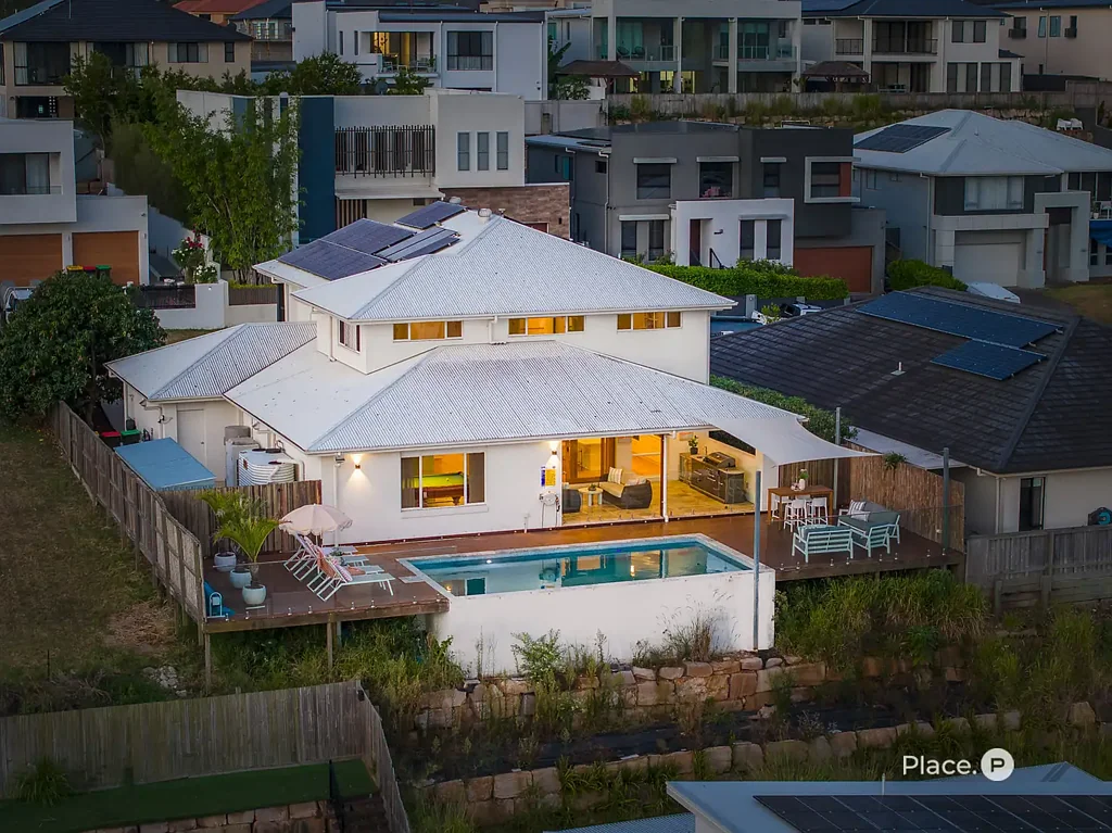 15 Linacre Crescent, Carindale, QLD 4152