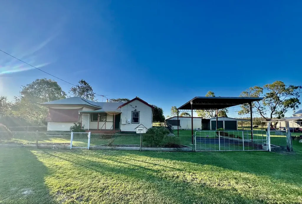 11 Oakey Cooyar Road, Kulpi, QLD 4352