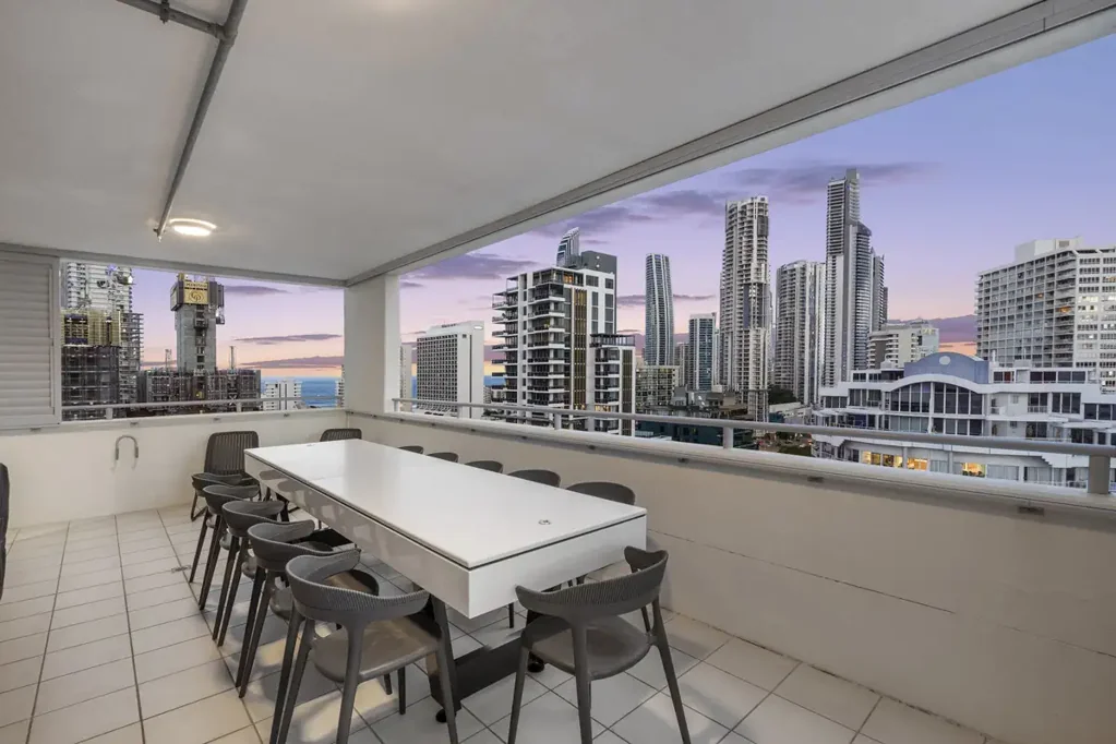 Surfers Paradise 2 Bedroom Unique Budds Beach Sky Home (219m²) – Half-Floor Luxury with Exceptional Outdoor Living*