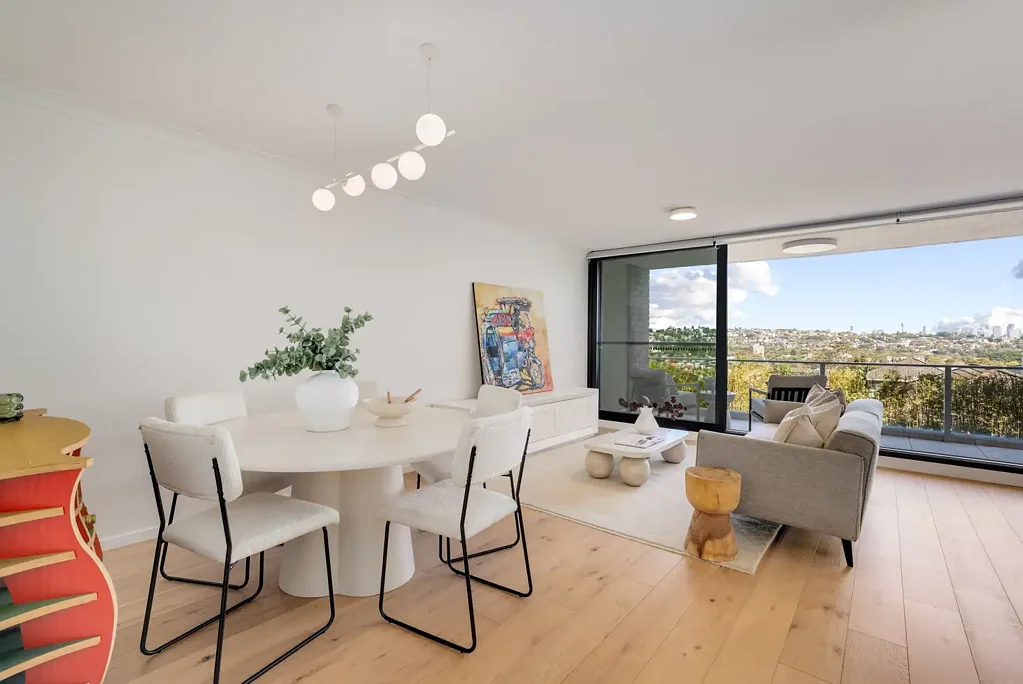 Dover Heights 3બેડરૂમ Light-Filled Family Haven with Breathtaking Outlook, RLA from North Bondi