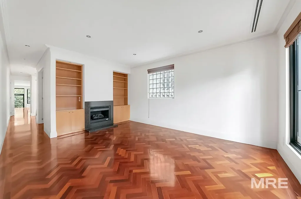 Centrally located in the hear of South yarra