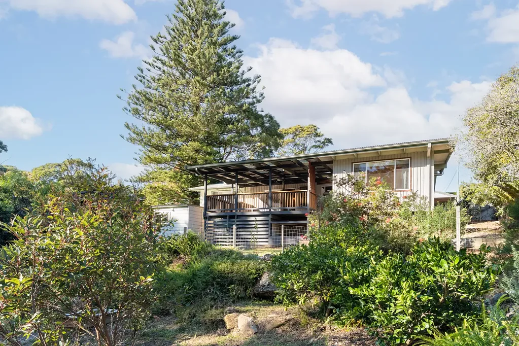 Helensburgh 4 Slaapkamer Family Home with Stunning Bush Backdrop