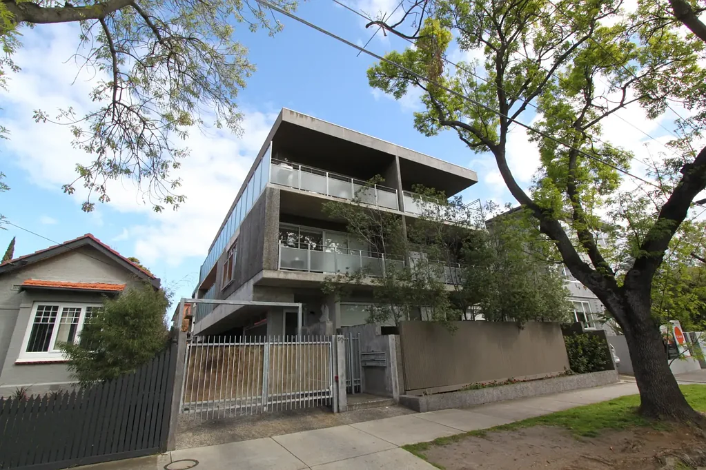 Spacious Bayside Living Awaits