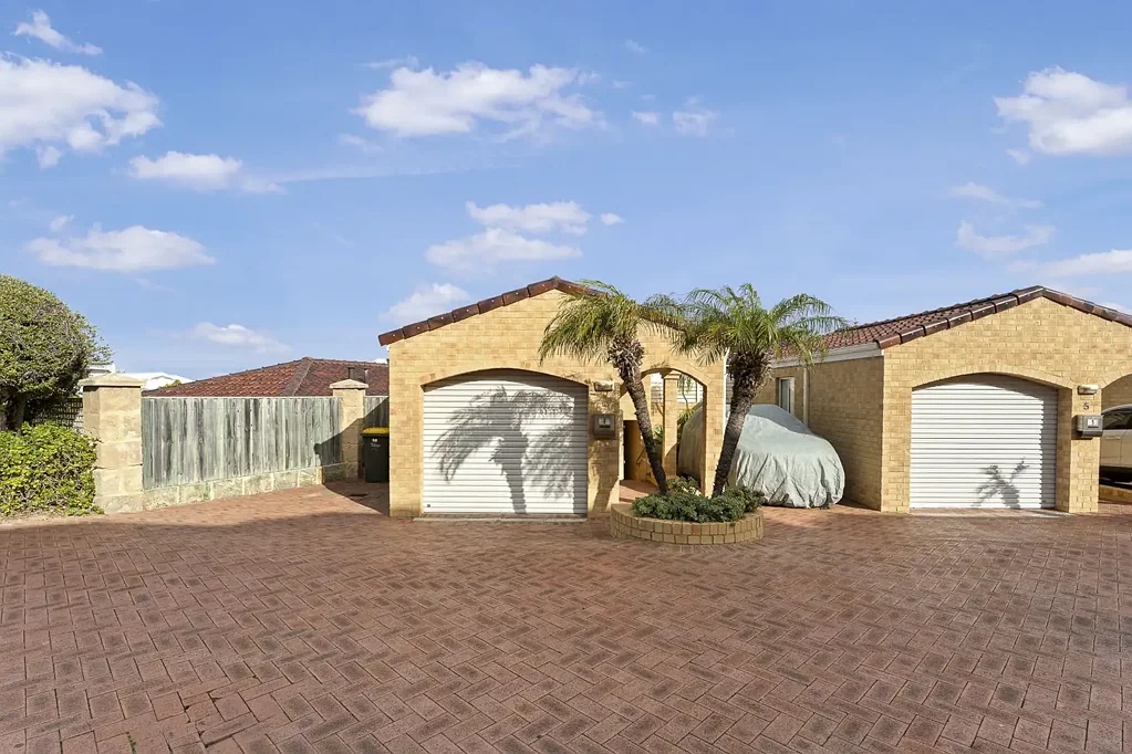 Low-Maintenance Villa with Beautiful Mindarie Marina View!