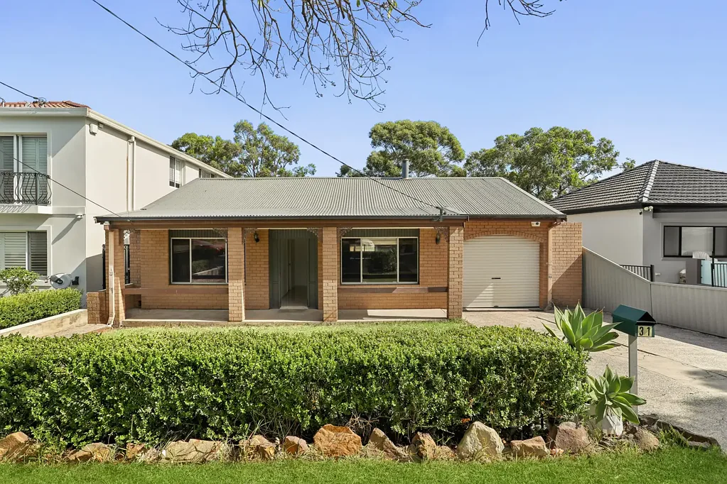 31 Karuah Street, Greenacre, NSW 2190