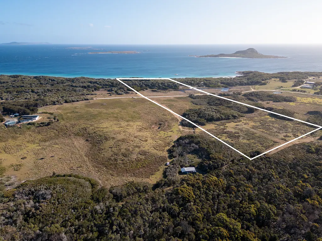 Leeka The "Toorak" of Flinders Island with Better Views