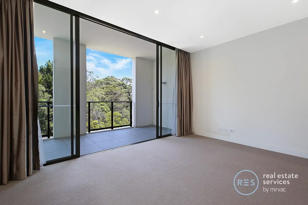 Oversized Open-Plan Apartment in Mirvac's Harold Park