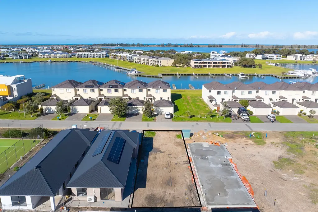 Hindmarsh Island Perfect opportunity to build your dream townhouse or villa