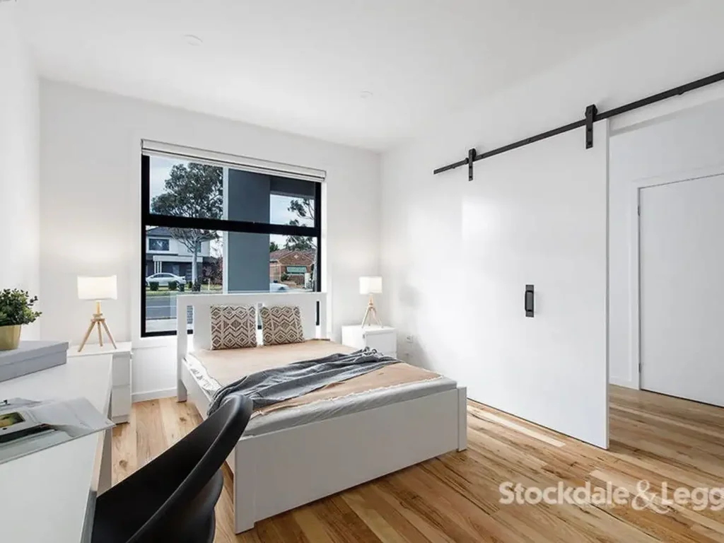 BRAND NEW SHARED HOUSE! FULLY FURNISHED BEDROOMS WITH ENSUITES & SPLIT SYSTEMS (3 rooms available)