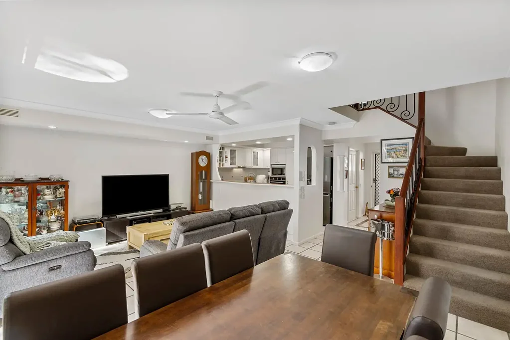 Robina 3 Bedroom Location, Sought after Complex